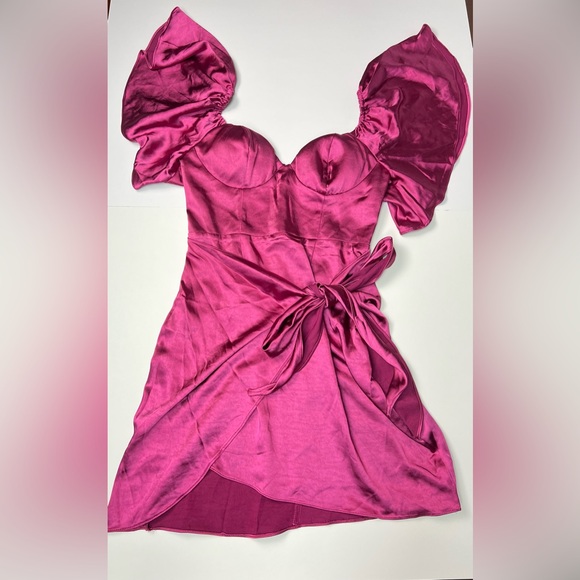 Selfie Leslie Aphrodite Molded Bust Angel Sleeve Wrap Dress Plum New With Tag S - Picture 2 of 14